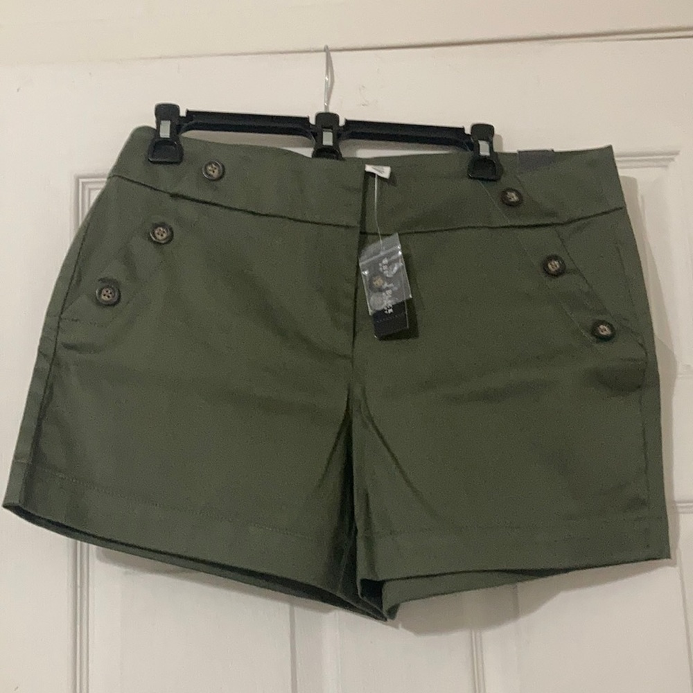 Black House White Market 5 inch short sz10 green